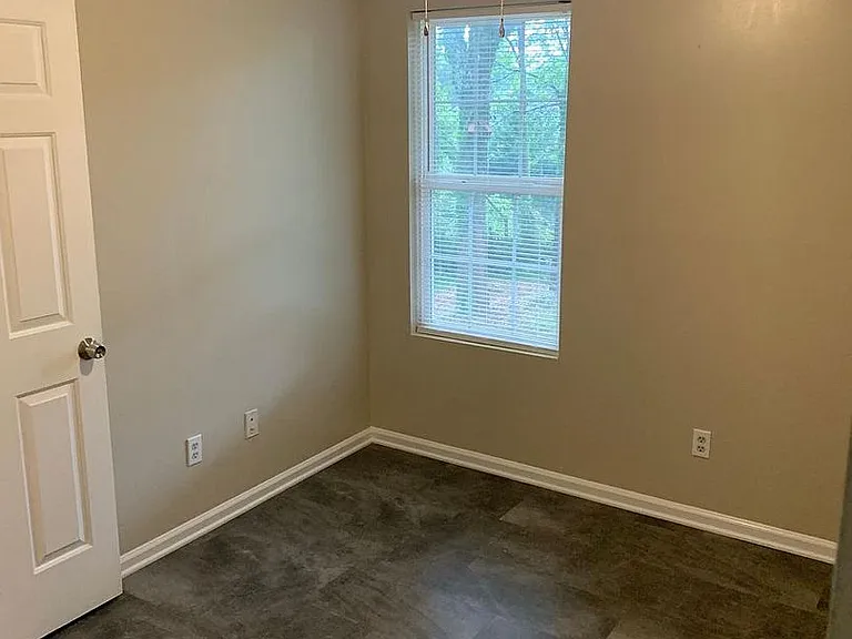 909 Bragg St #102 — Photo 11