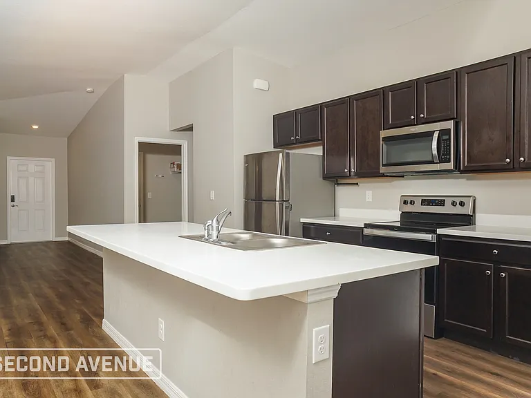486 Hoffer St — Photo 9