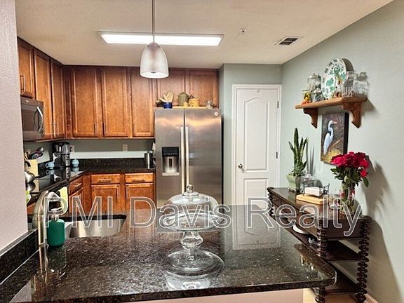5th image of 130 Burnett Ct Unit 111