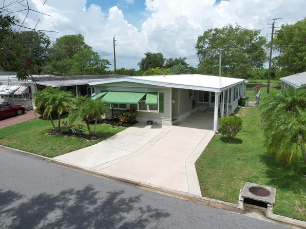 1079 Wren Cir, Barefoot Bay, FL 32976