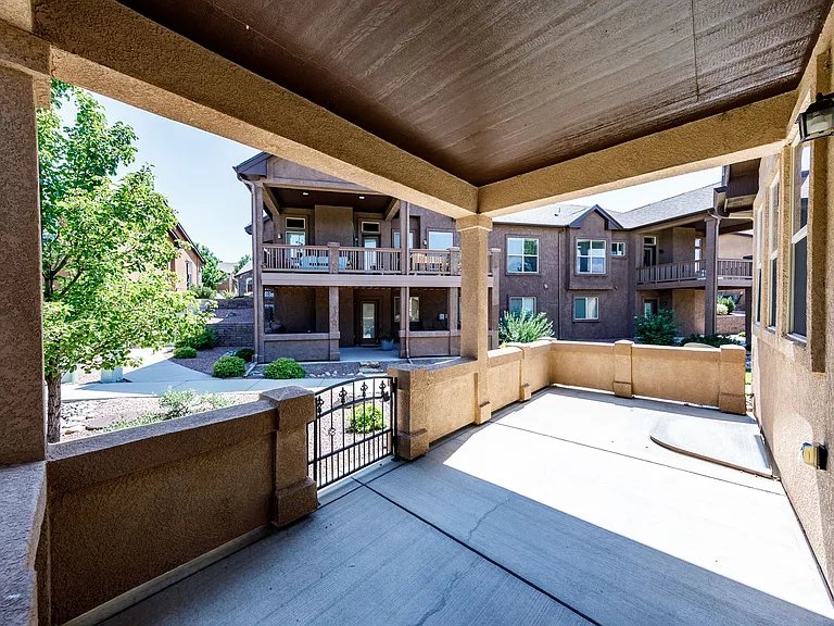 8475 Glen Carriage Grv — Photo 32