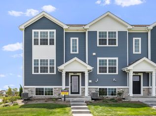 1413 Oakfield Ln, Pingree Grove, IL 60140