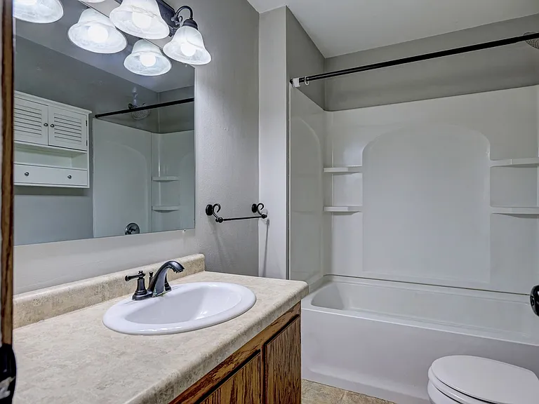 1216 Meadow Ln — Photo 7