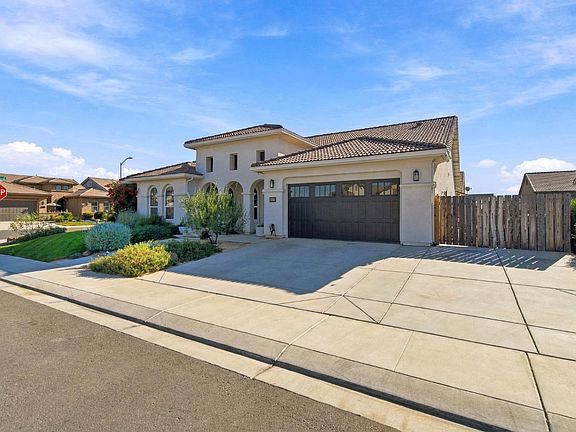3rd image of 2060 Felsina Ave