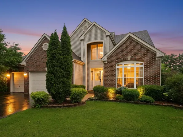 1571 Woodland Ln, Bolingbrook, IL 60490