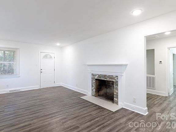 2nd image of 723 Finley Rd