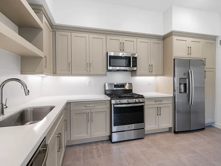 1632 Doheny Way — Photo 4