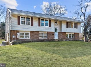 2 Smylie Dr, Wrightstown, NJ 08562