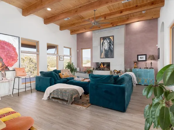 176 Principe De Paz, Santa Fe, NM 87508