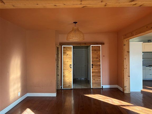 4th image of 5621 NW 42nd St