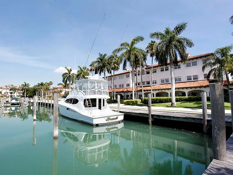 19223 Fisher Island Dr #19223 — Photo 45