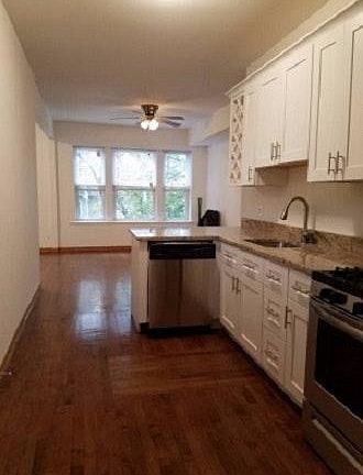 3rd image of 4201 N Oakley Ave #3S