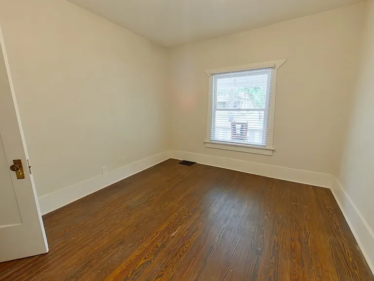 333 N Volutsia Ave — Photo 10
