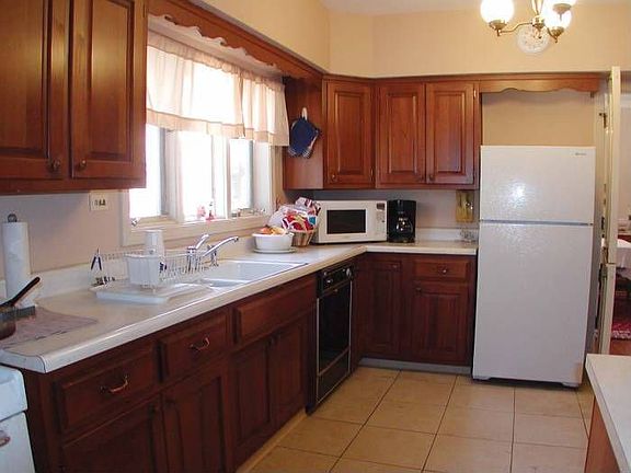 3rd image of 11556 S Oakley Ave