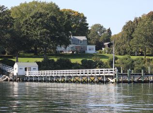 461 Poppasquash Rd, Bristol, RI 02809