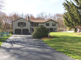 6 Sandspur Ln, North Reading, MA 01864
