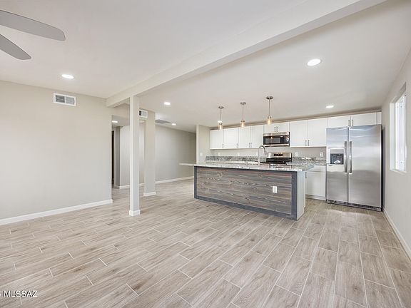5th image of 8222 E Victoria Dr