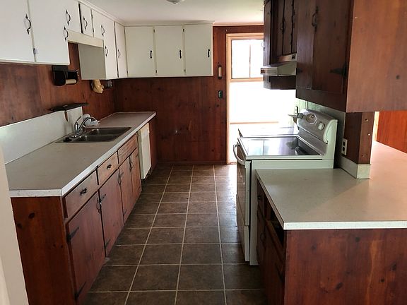 3rd image of 110 W Gloucester Dr