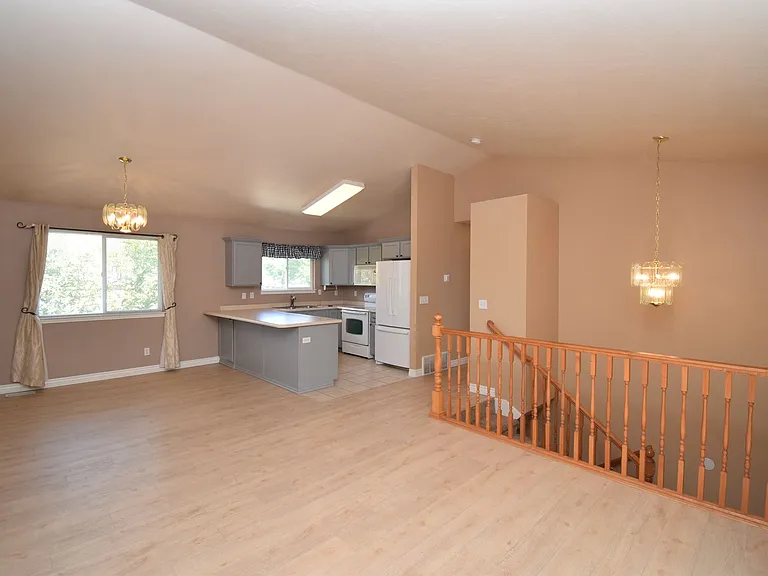3174 S Lincoln St — Photo 7
