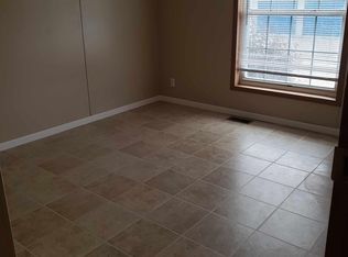 2255 E Pike, Zanesville, OH 43701