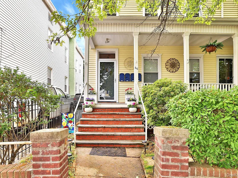 60 Storm St #2S