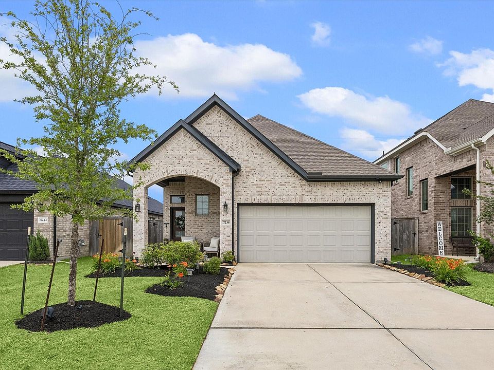 1st image of 17238 Broadleaf Oak Dr