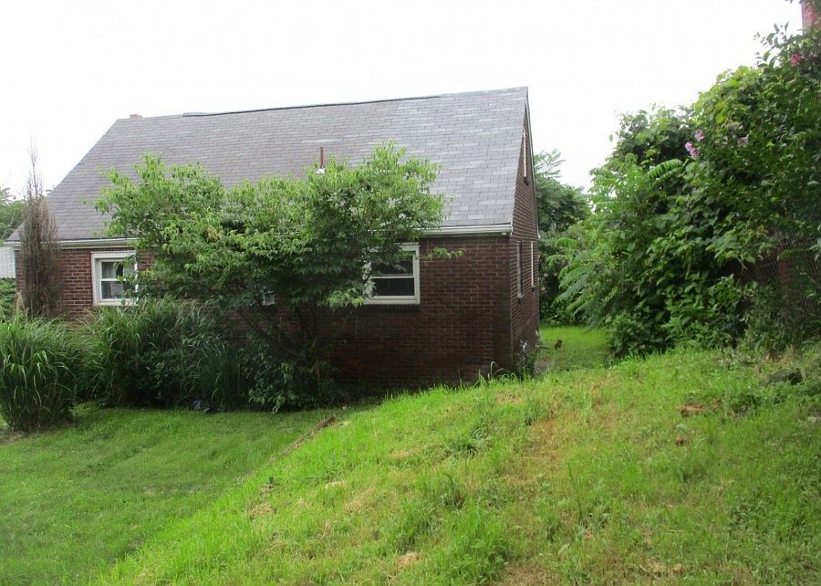 2nd image of 626 E Pgh McK Blvd