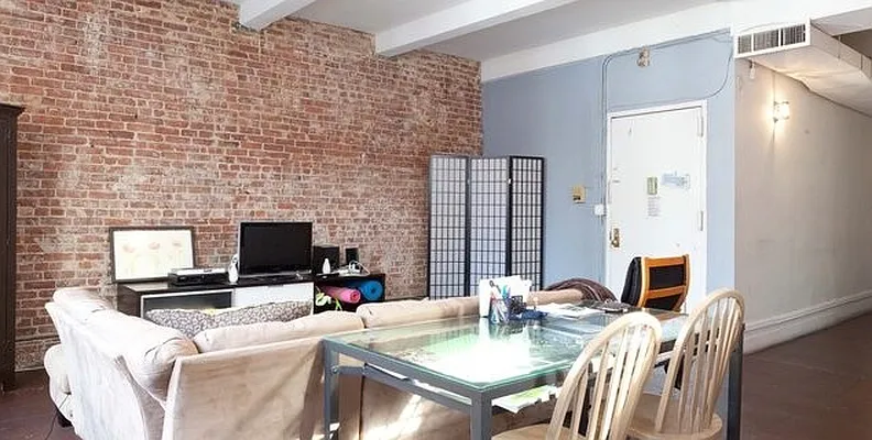 Rented by Metro Realty NY Inc | media 39