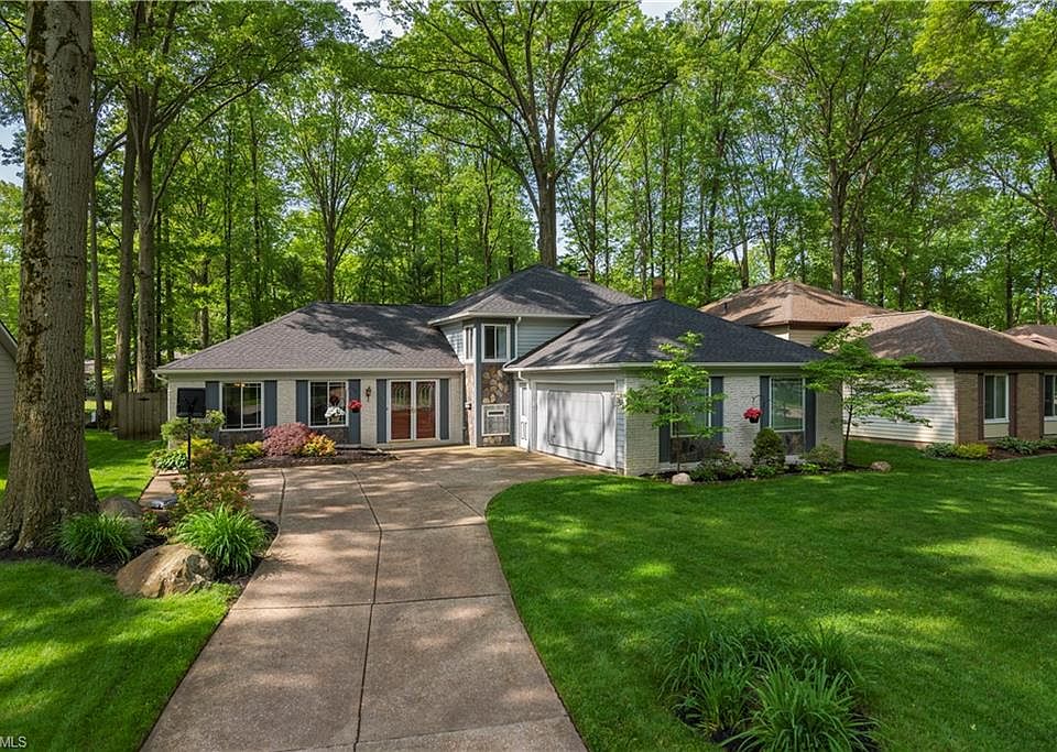 1st image of 27831 Blossom Blvd