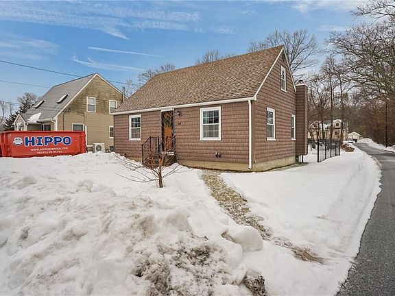 3rd image of 168 Knotty Oak Rd