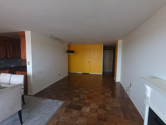 5th image of 17501 Hillside Ave #10M
