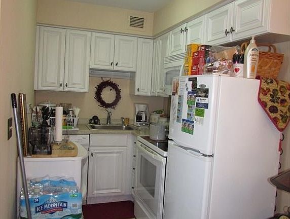 3rd image of 12520 Edgewater Dr APT 1103