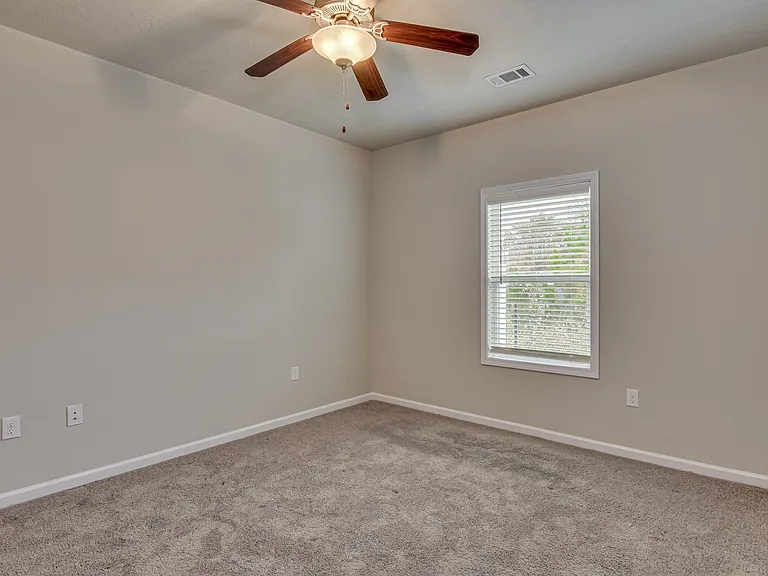 Barrington Apartments — Photo 43