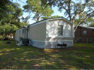 902 E 3rd St, Darien, GA 31305