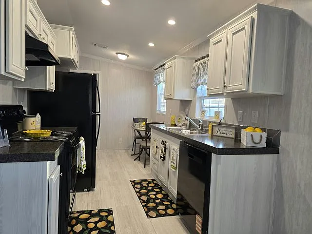 2 bed, 1.0 bath, 616 sqft, $1,650 — Photo 2