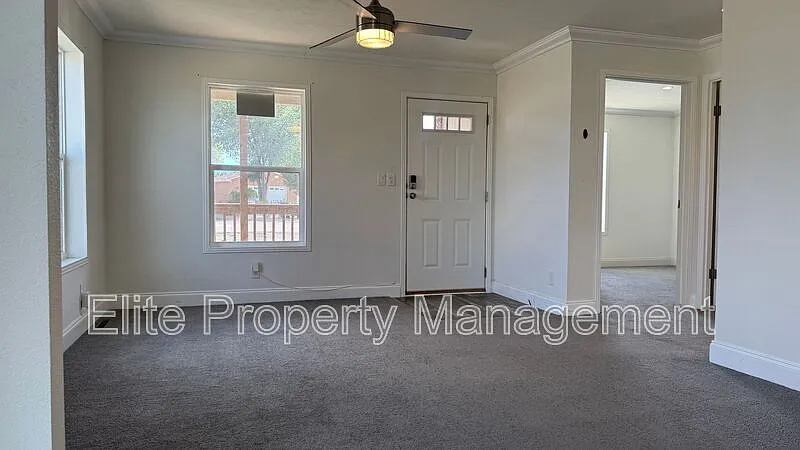 3 bed, 2.0 bath, 1560 sqft, $1,900 — Photo 4
