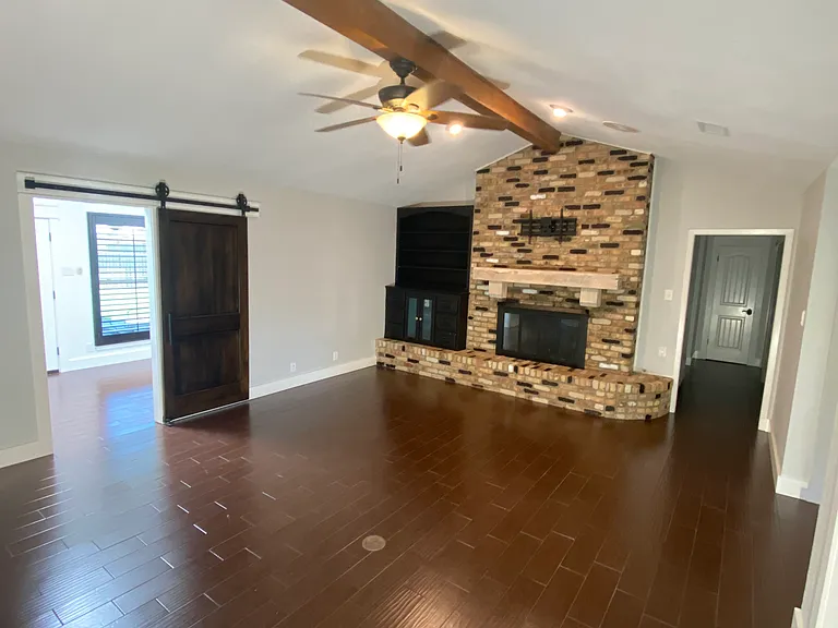 3322 Grandview Dr — Photo 6