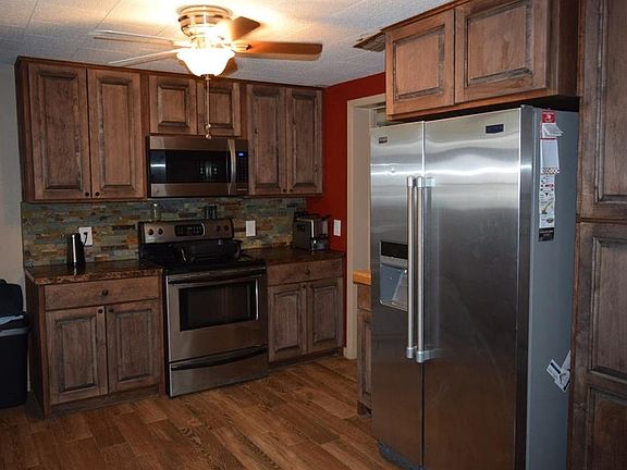 5th image of 703 Lakeview Dr