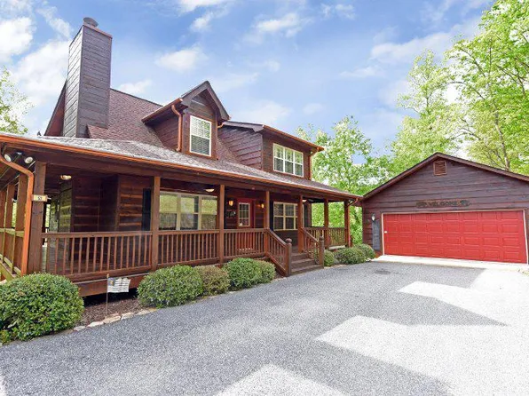 53 Hood Acres Rd, Young Harris, GA 30582