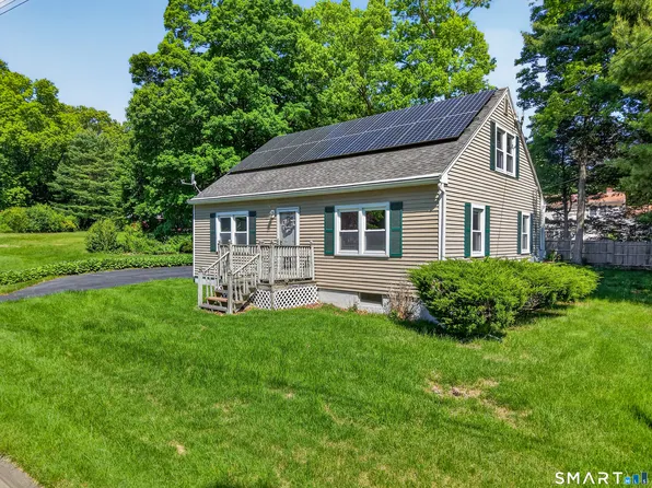 14 Oakwood Lane, Clinton, CT 06413