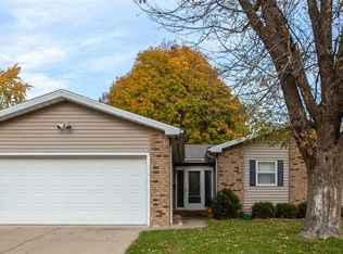 302 Linden St, Pekin, IL 61554