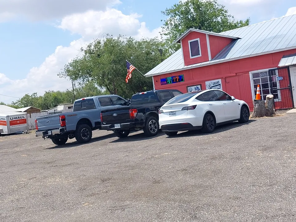 10471 N US Highway 281 #1
