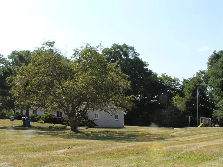 37 Maplecrest Dr — Photo 42