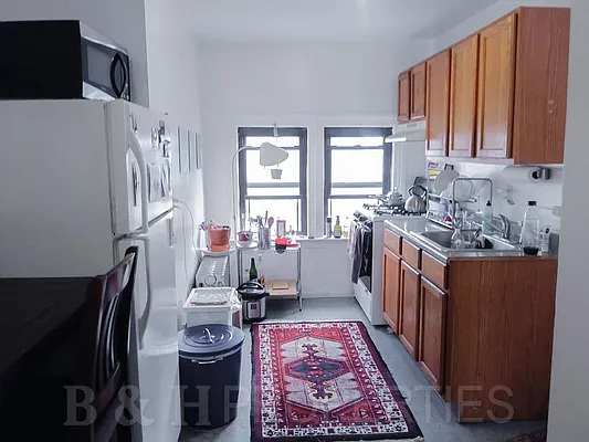 Rented by B & H Properties of New York LTD | media 29