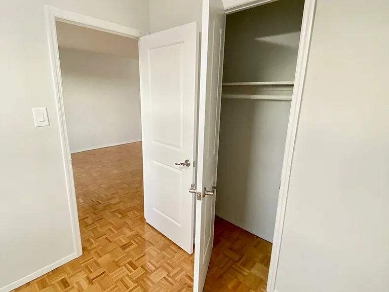 160 Parkside Ave #11A — Photo 9