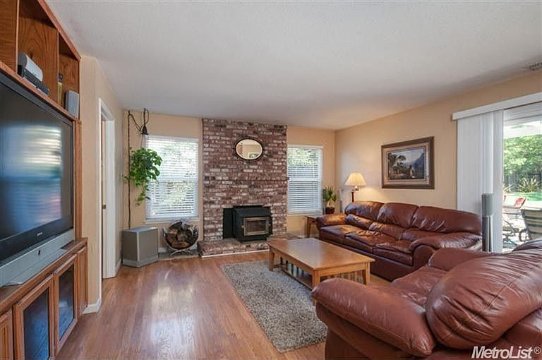 1st image of 2684 Hillcrest Dr