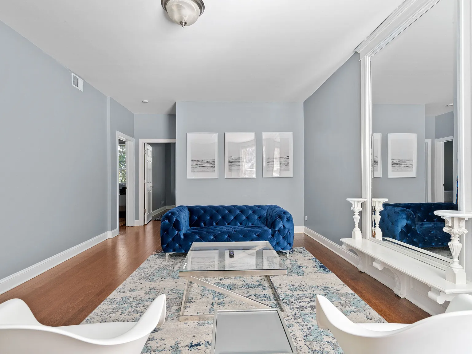 913 W Belden Ave — Photo 1