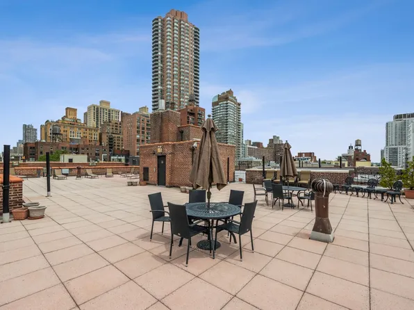 325 East 77th Street 1E image 9 of 10