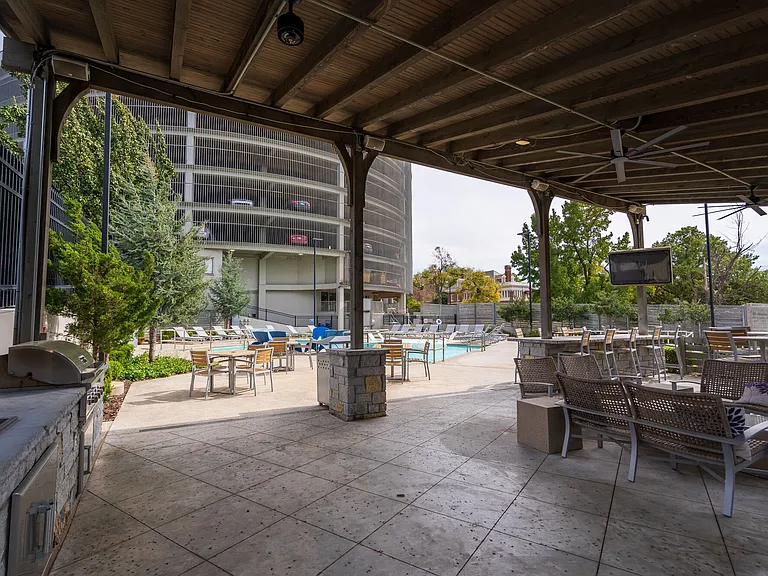 University Club Apartments — Photo 40