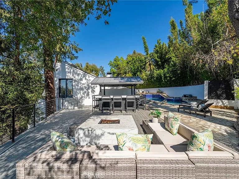 9653 Oak Pass Rd — Photo 32